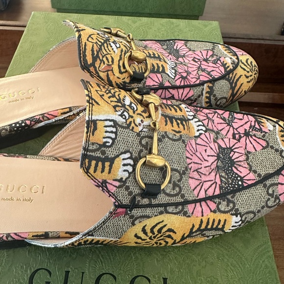 Excellent pre loved conditions Gucci Flats - Picture 7 of 16